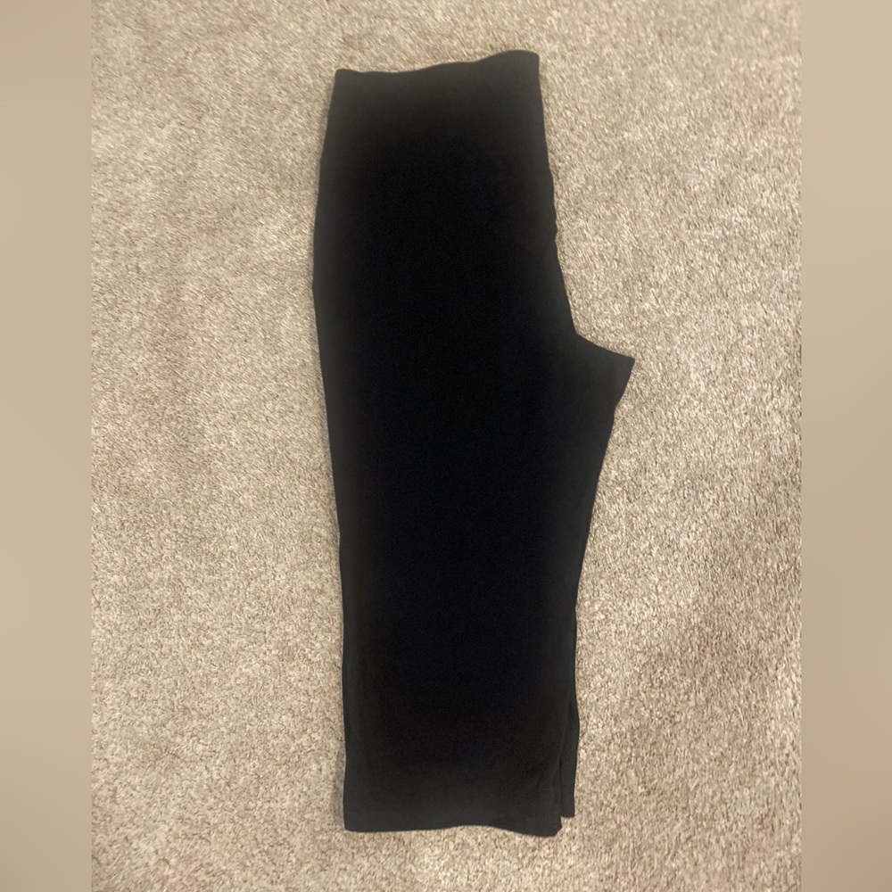 LIVI Black Cropped Leggings